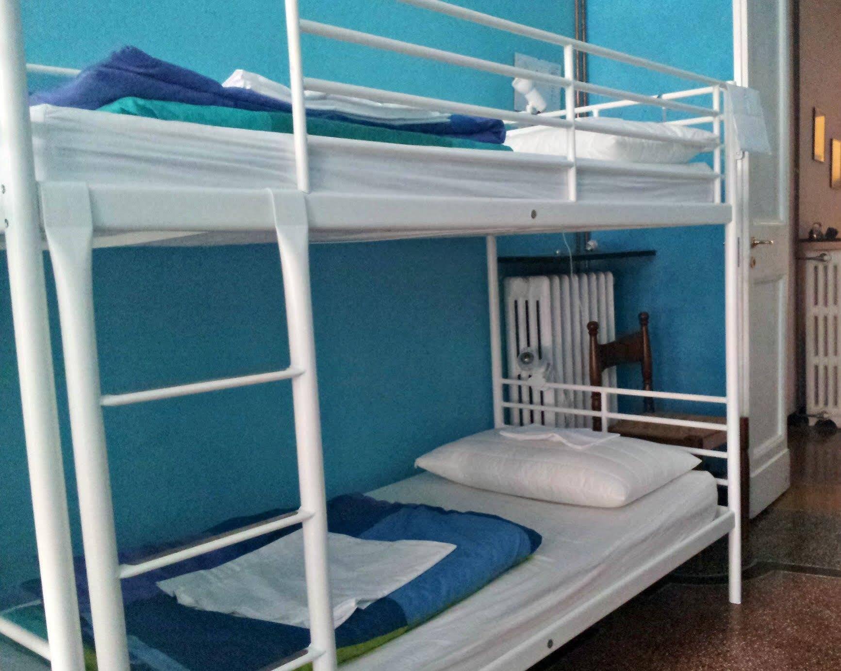 Manena Hostel Genova Ngoại thất bức ảnh